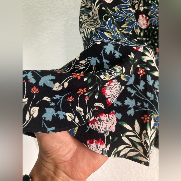 J. Jill ▪️Size Medium 3/4 Sleeves Black Floral Rayon Side Slits Tunic Top - Picture 10 of 13